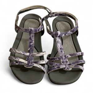 JBU Trapper Sport Hiking Sandals Women’s Size 10M Water Play Beach Purple White